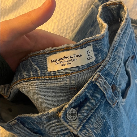 Abercrombie & Fitch 90s high rise relaxed jean - Picture 2 of 2